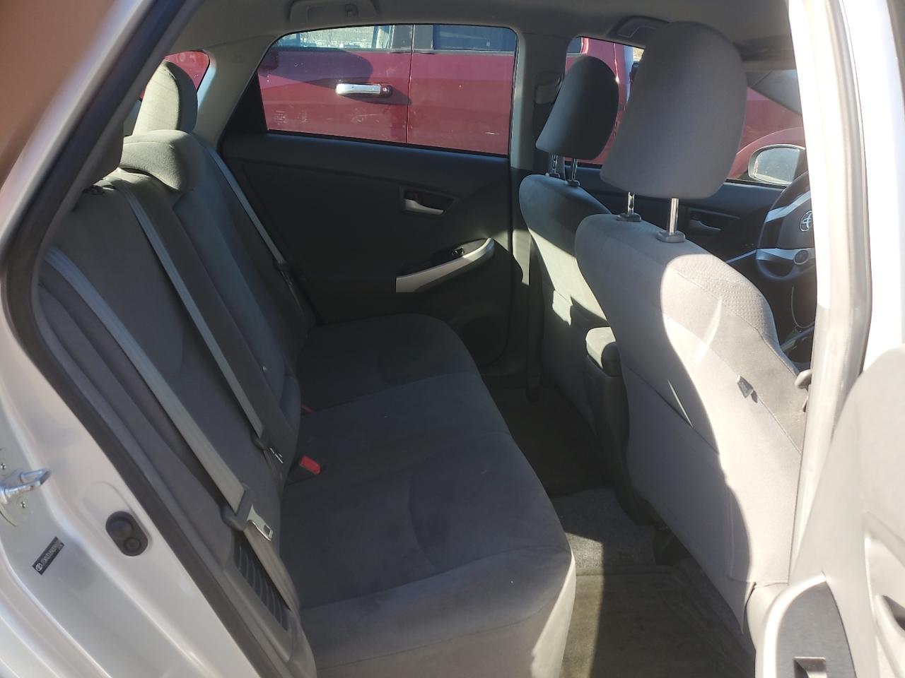 2010 Toyota Prius - Image 10