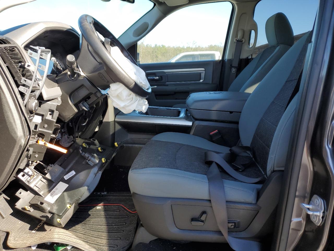 2019 RAM 1500 - Image 7