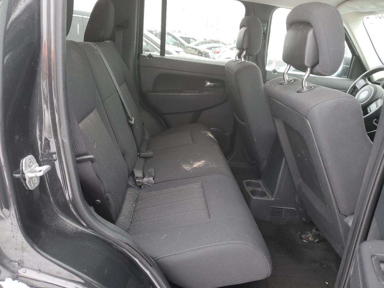 2011 Jeep Liberty (North America) - Image 10