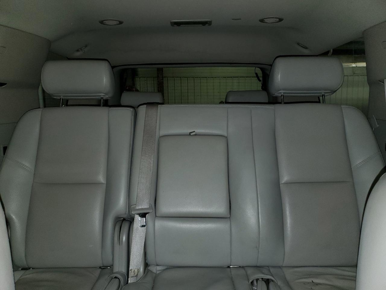 2010 Chevrolet Tahoe - Image 10