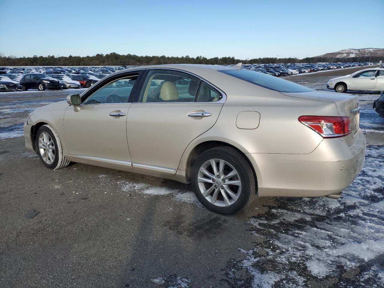 2012 Lexus ES - Image 2