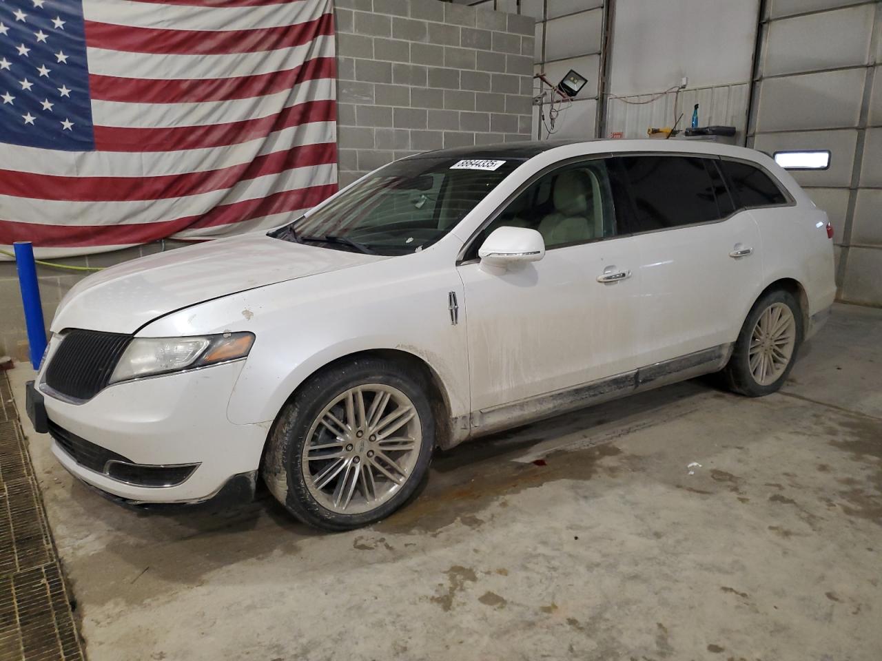 2014 Lincoln MKT - Image 1