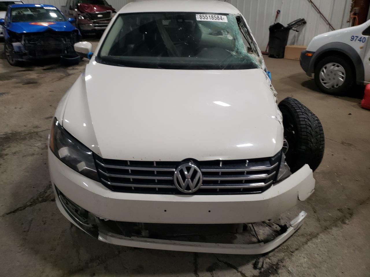 2014 Volkswagen Passat - Image 5