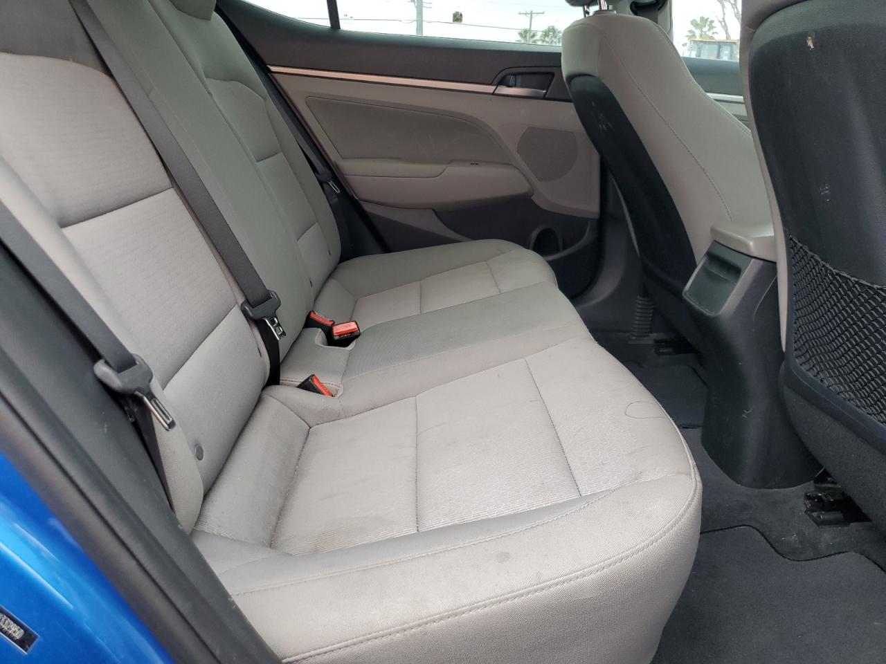 2018 Hyundai Elantra - Image 10