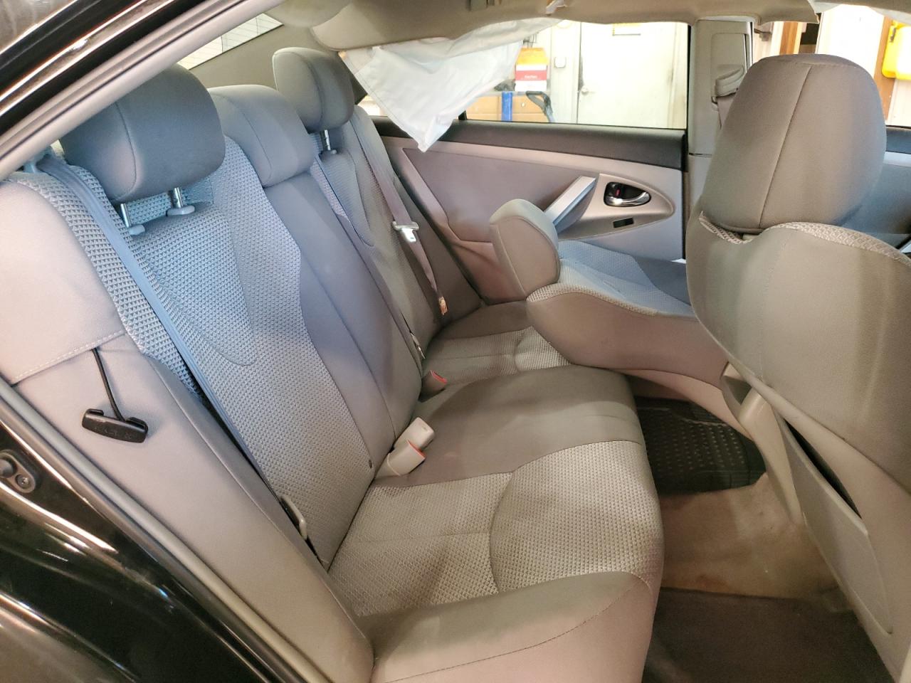 2009 Toyota Camry - Image 10