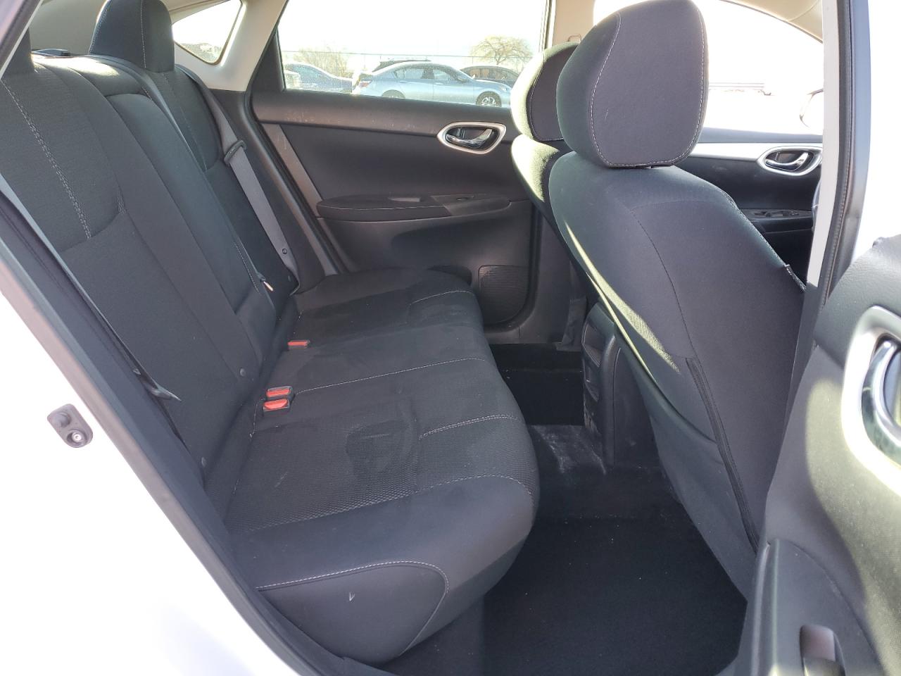 2015 Nissan Sentra - Image 11