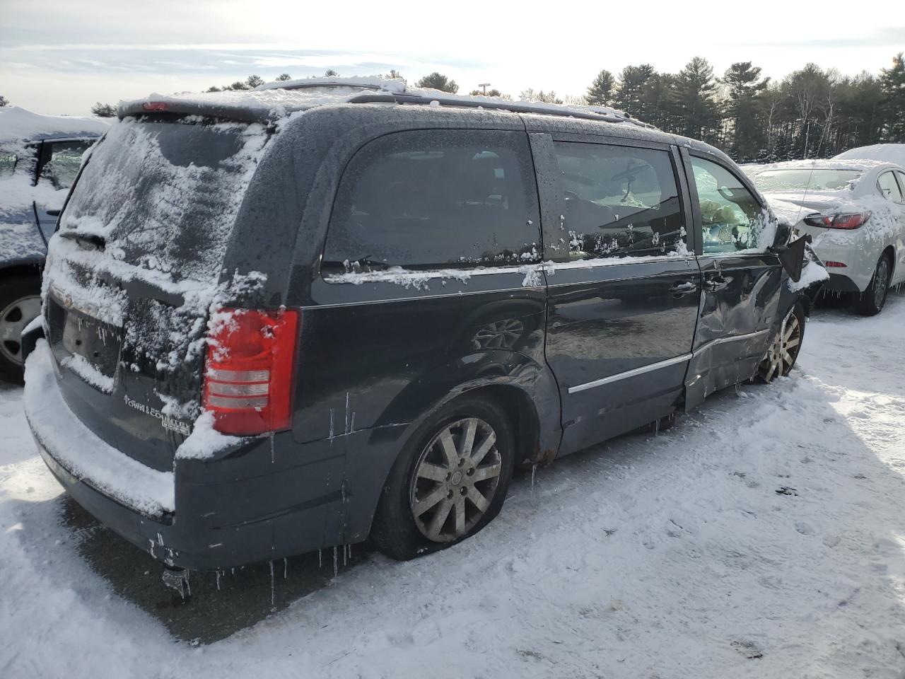 2009 Chrysler Town & Country - Image 3