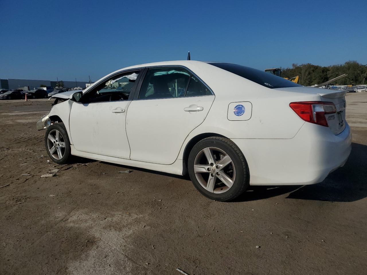 2014 Toyota Camry - Image 2