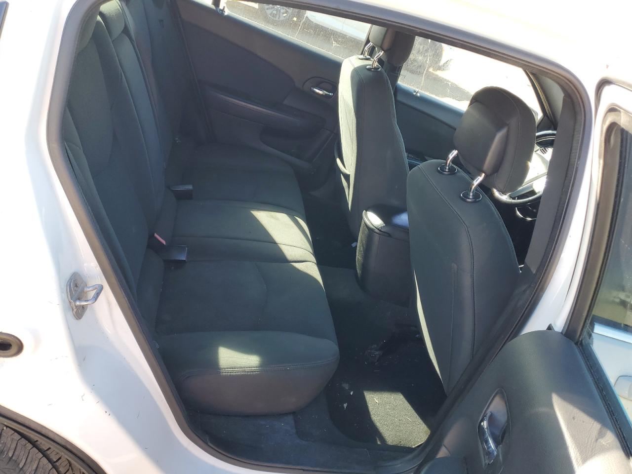 2012 Chrysler 200 - Image 10