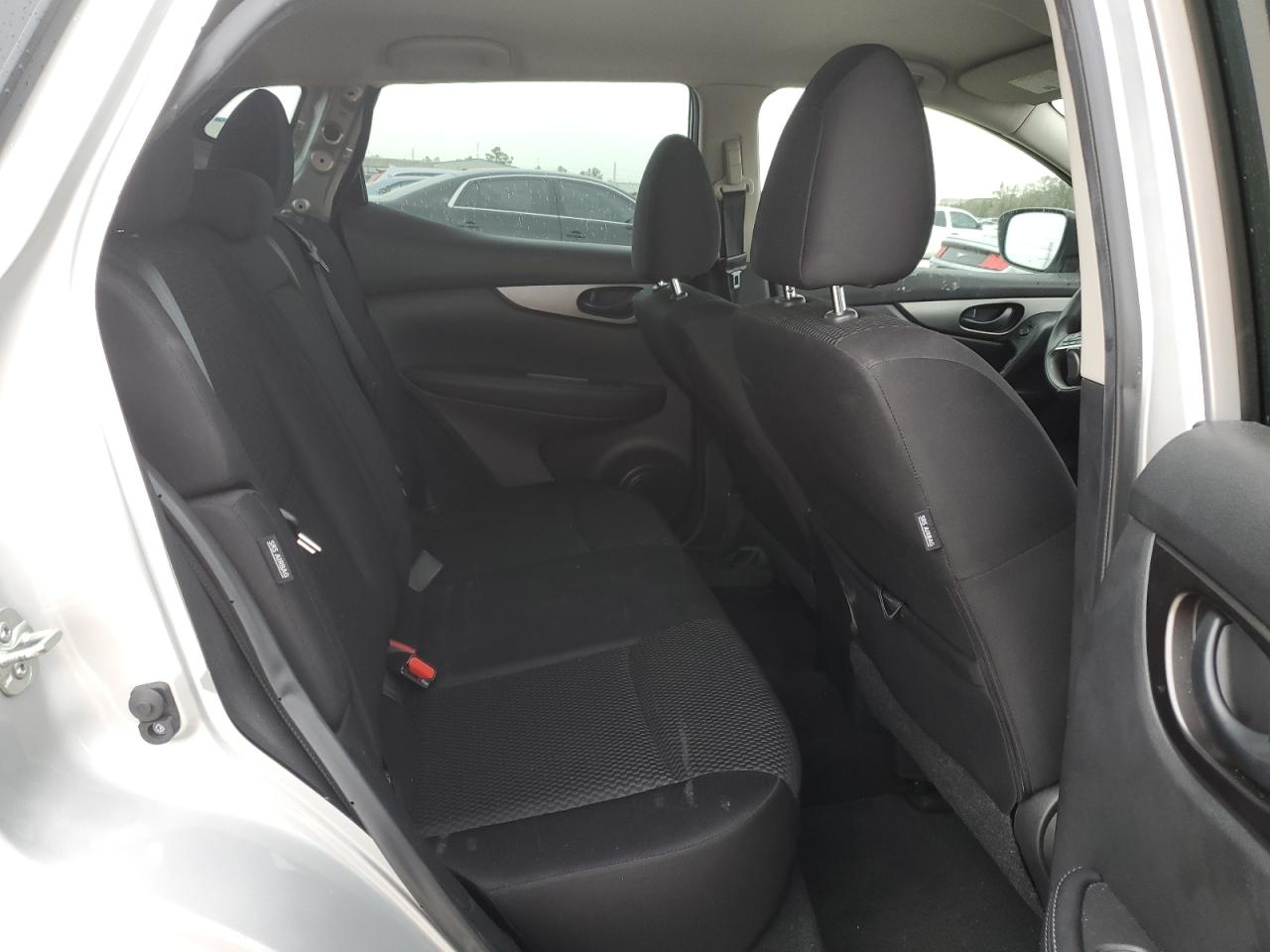 2020 Nissan Rogue - Image 11