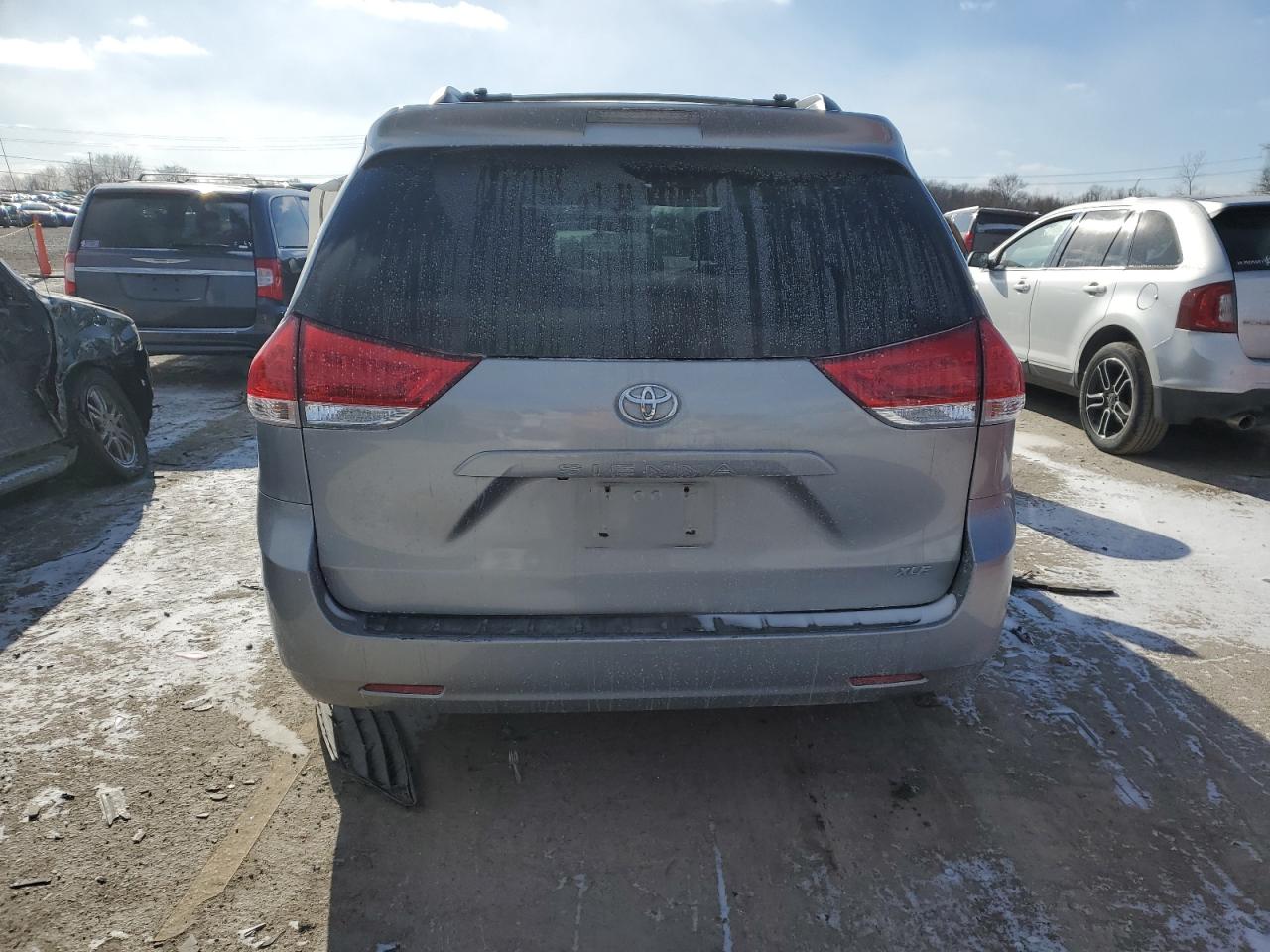 2011 Toyota Sienna - Image 6