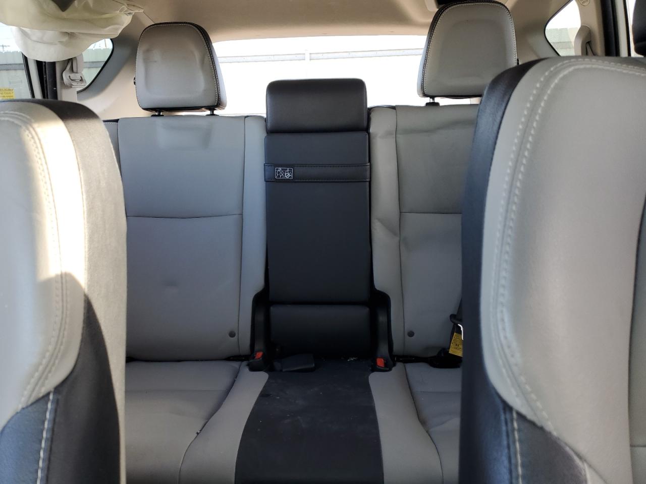 2018 Toyota RAV 4 - Image 10