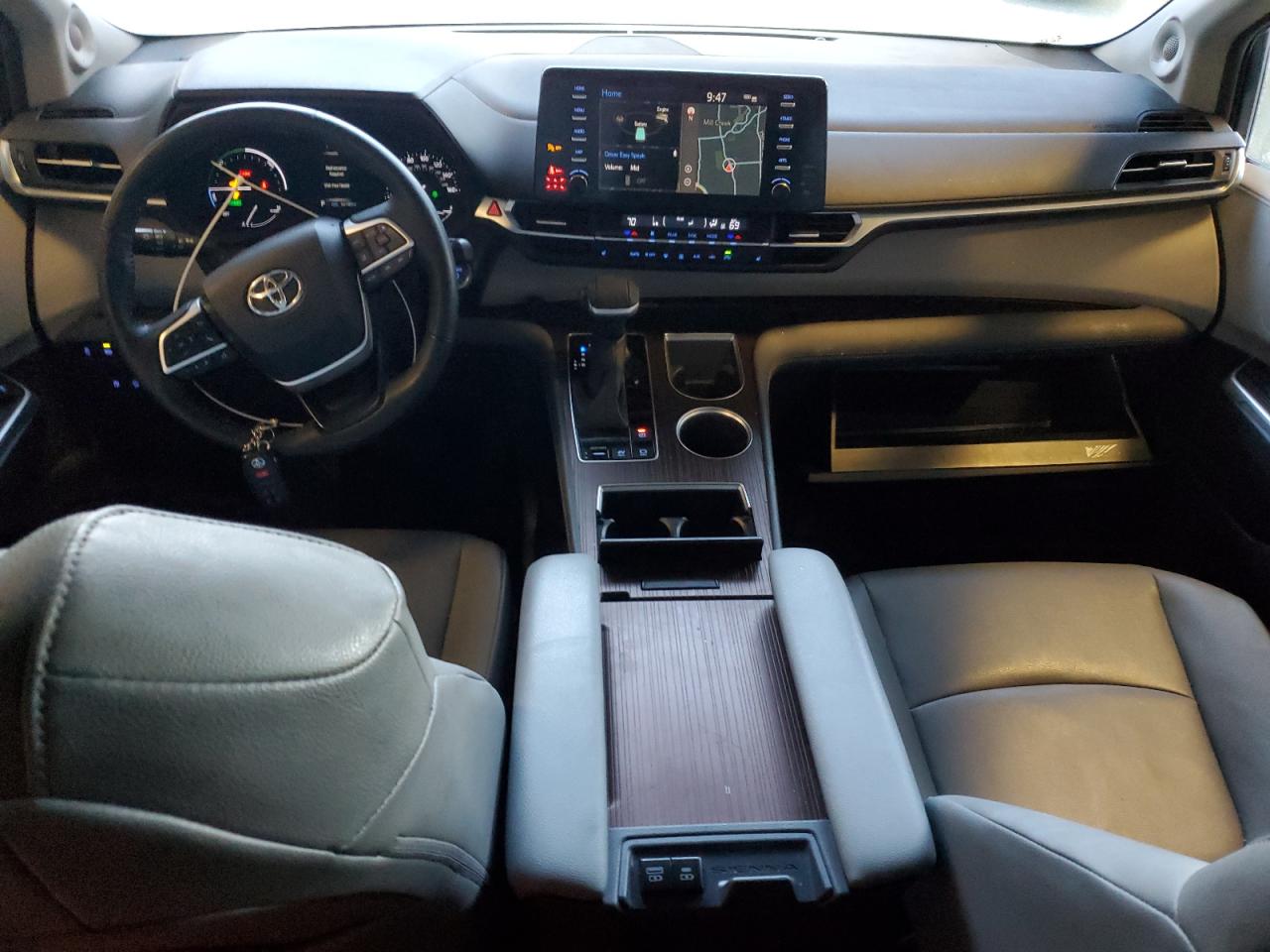 2022 Toyota Sienna - Image 8