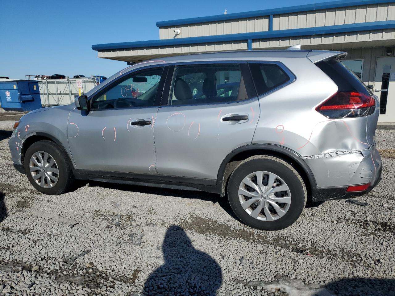 KNMAT2MT2JP519443 NISSAN ROGUE 2018