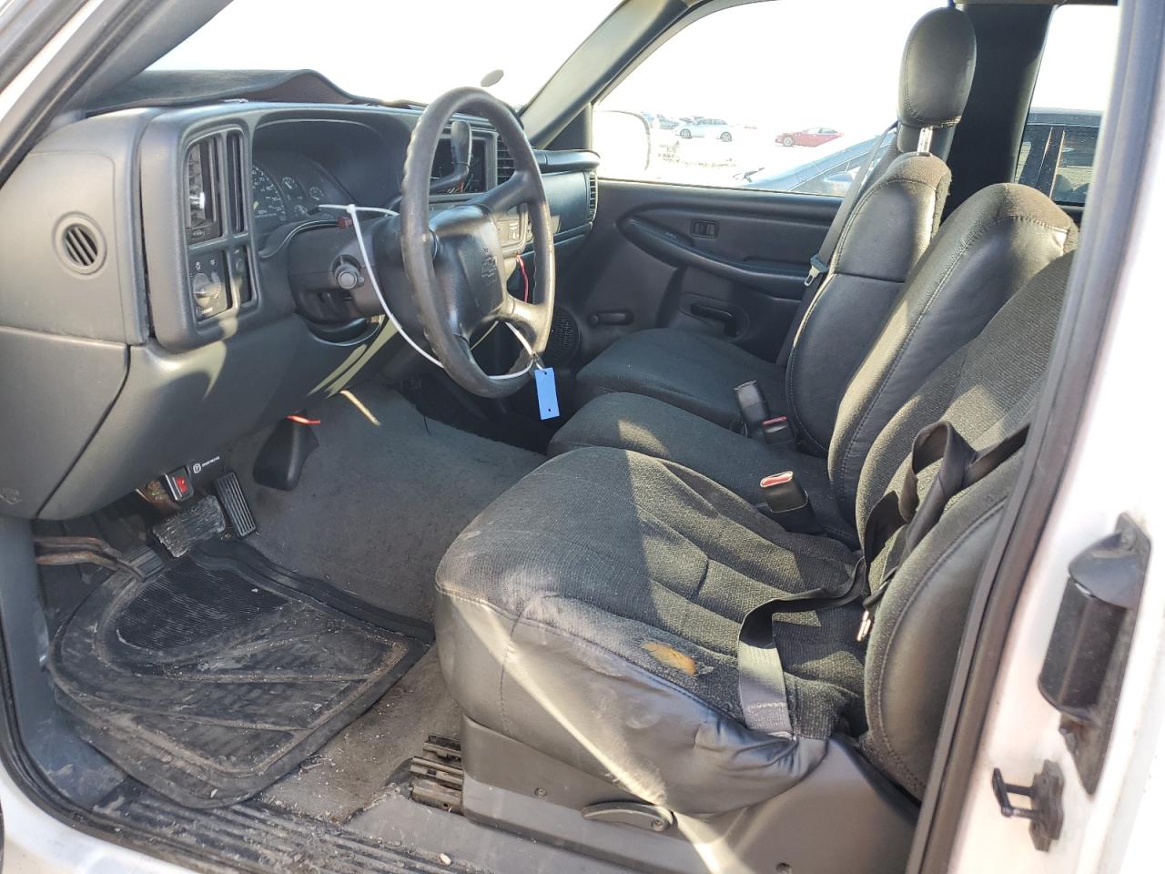2000 Chevrolet Silverado - Image 7