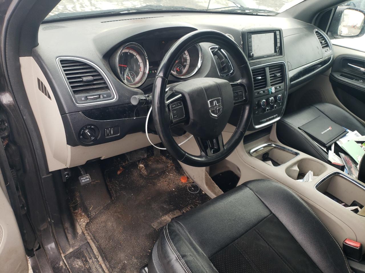 2017 Dodge Caravan - Image 8