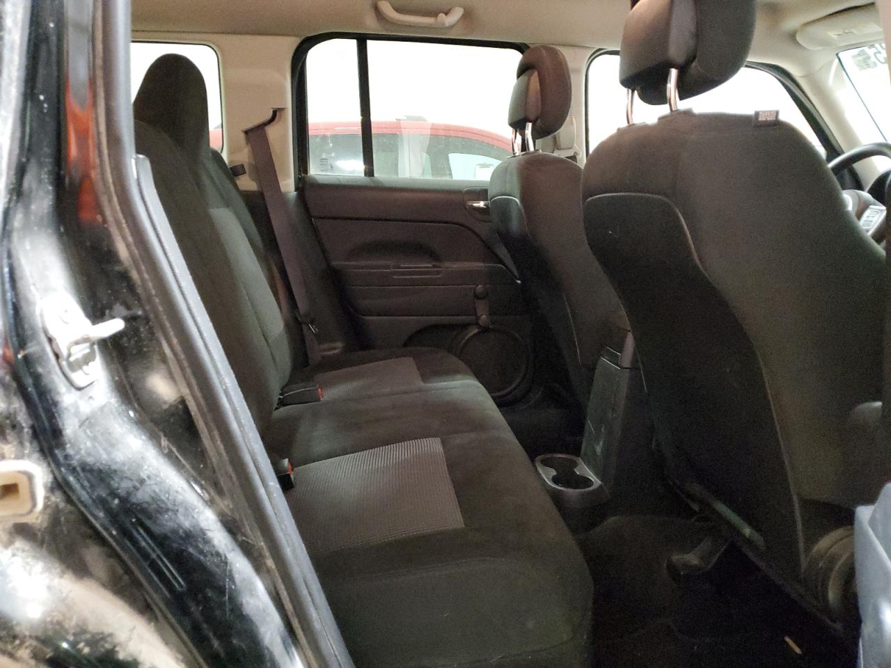 2017 Jeep Liberty (Patriot) - Image 11