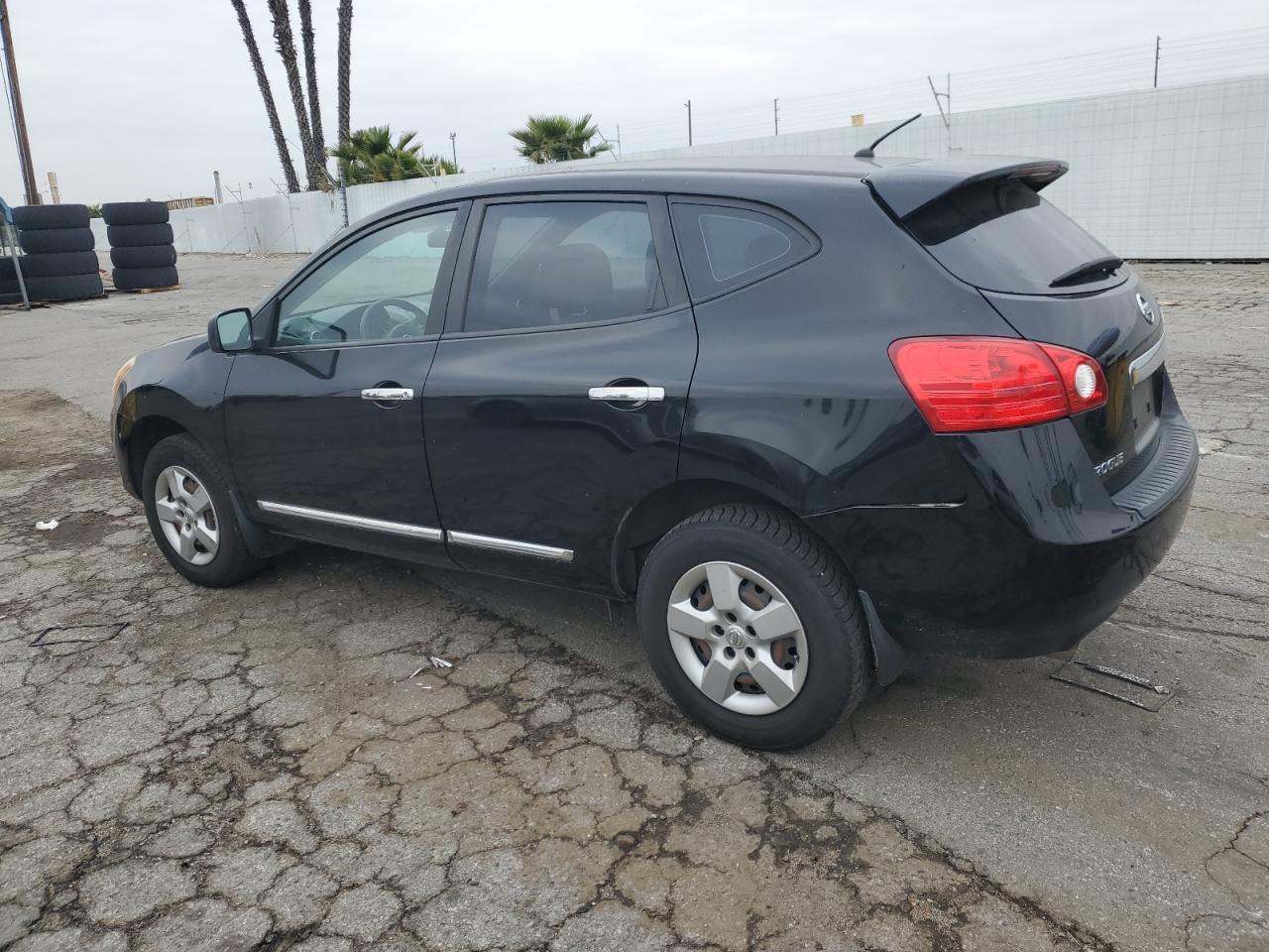2011 Nissan Rogue - Image 2