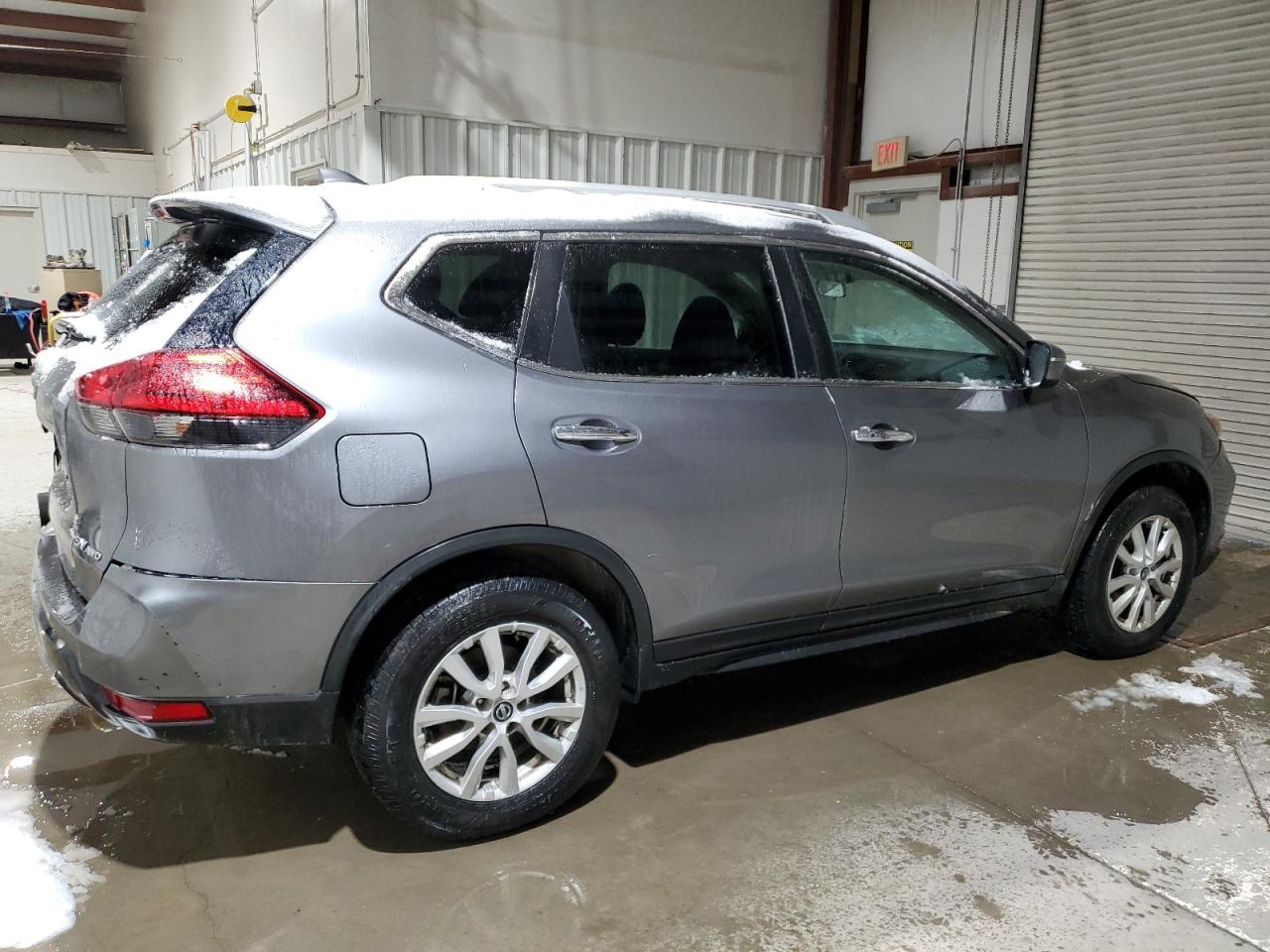 2017 Nissan Rogue - Image 3