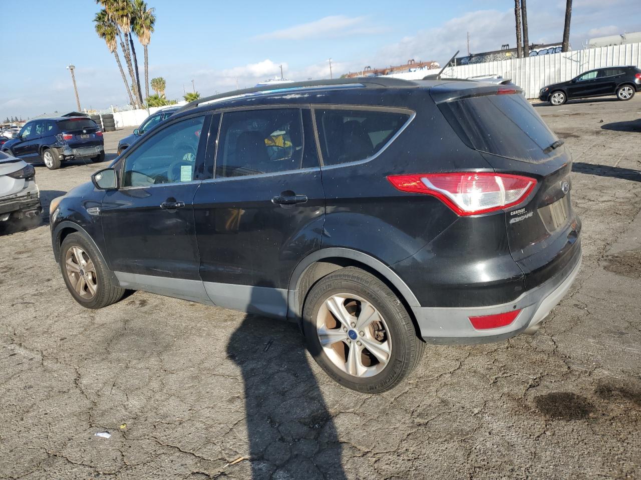 VIN 1FMCU0GX4FUA18843 2015 FORD ESCAPE no.2