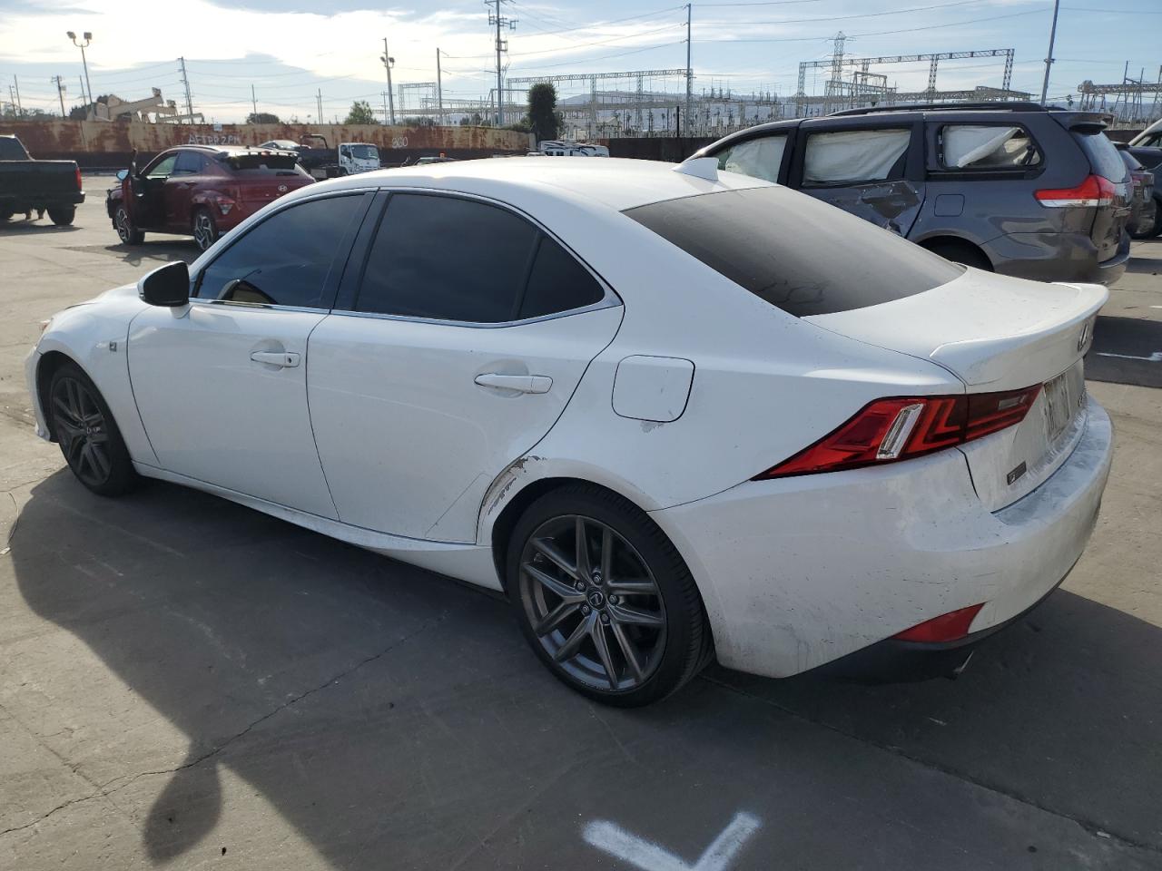 2016 Lexus IS - Image 2