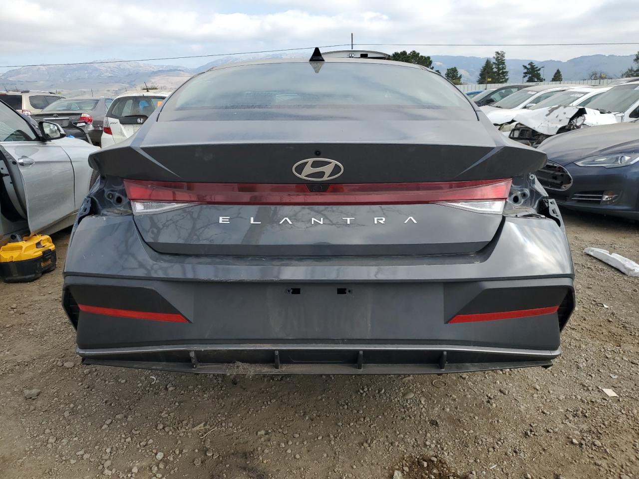 2024 Hyundai Elantra - Image 6