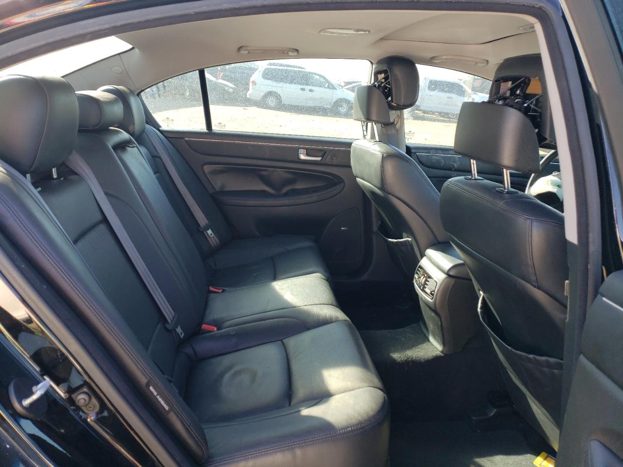 2012 Hyundai Genesis - Image 10