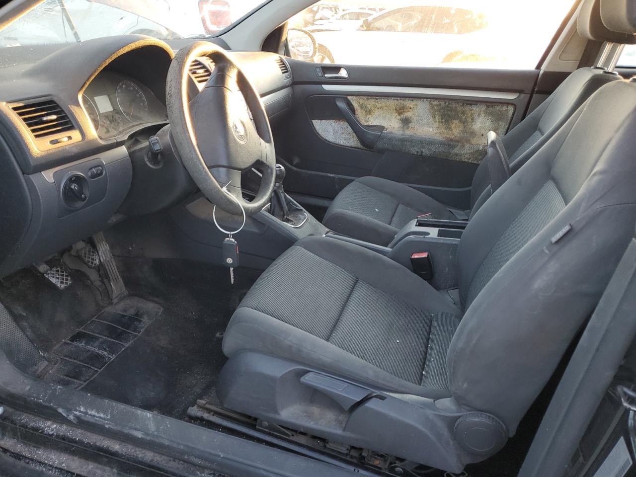 2009 Volkswagen Golf - Image 7