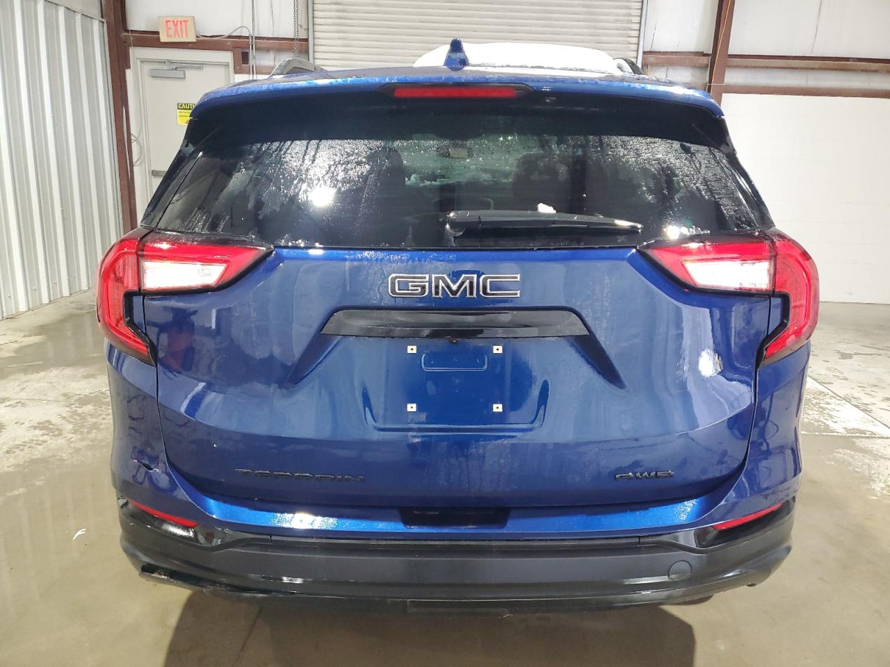 2022 GMC Terrain - Image 6