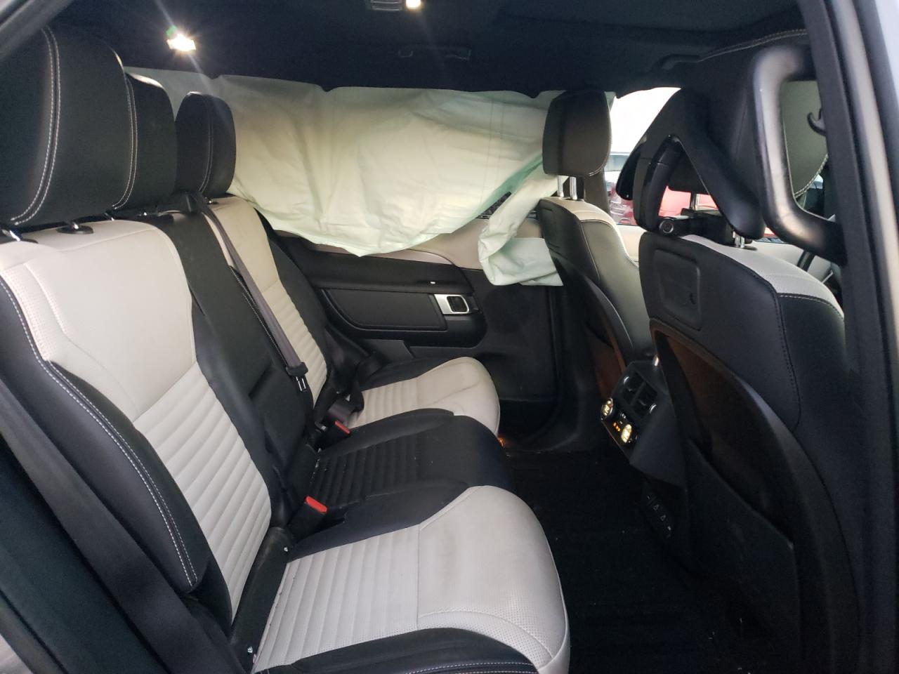2021 Land Rover Discovery - Image 11