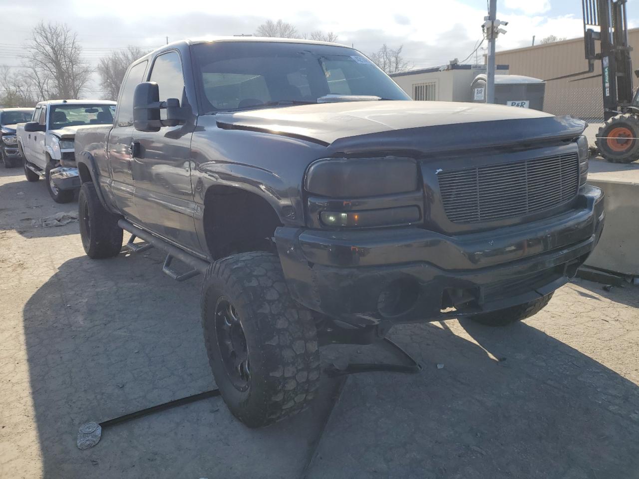 2003 GMC Sierra - Image 4