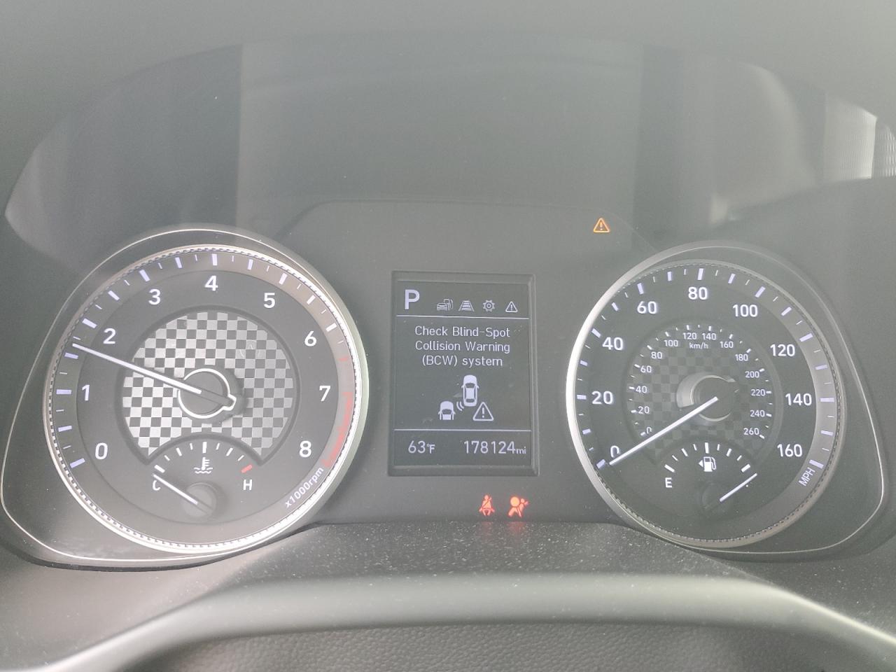 2019 Hyundai Elantra - Image 9