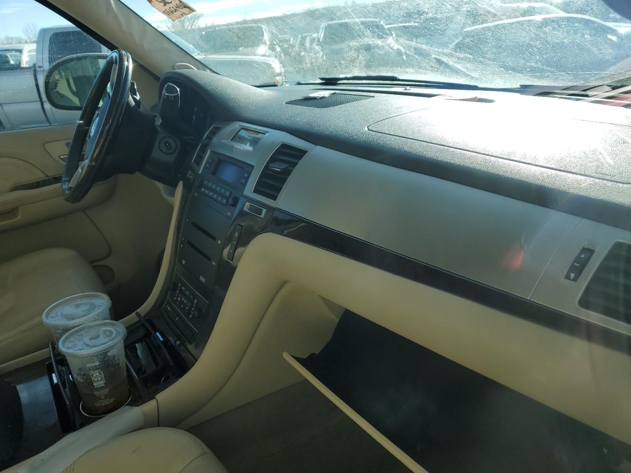 2007 Cadillac Escalade Luxury VIN: 1GYFK63877R304421 Lot: 88762575