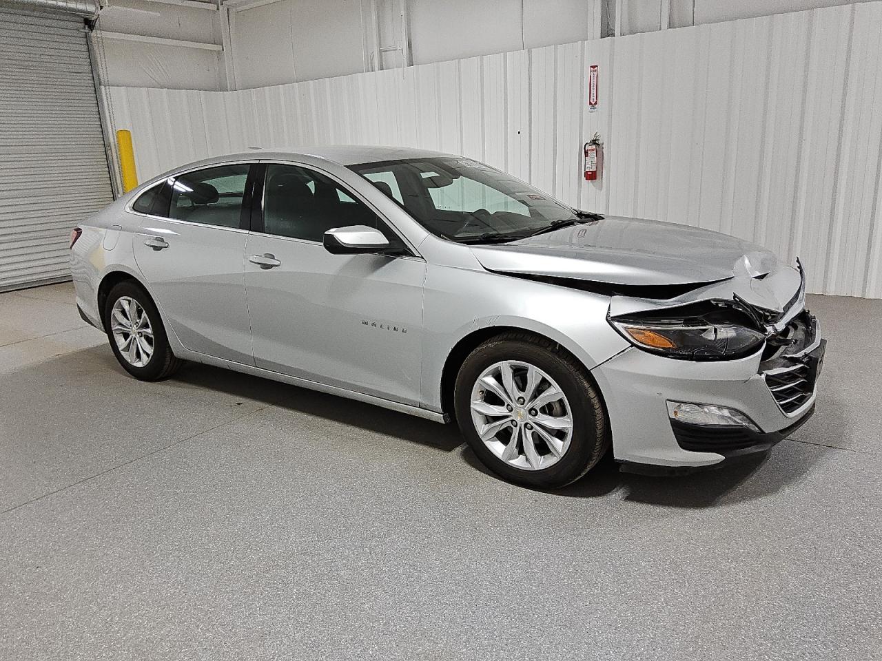 2022 Chevrolet Malibu - Image 4