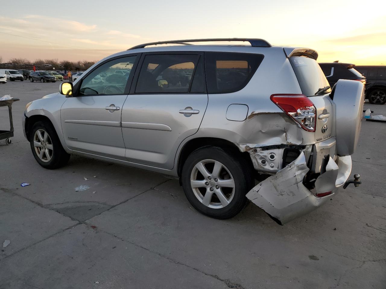 2007 Toyota RAV 4 - Image 2