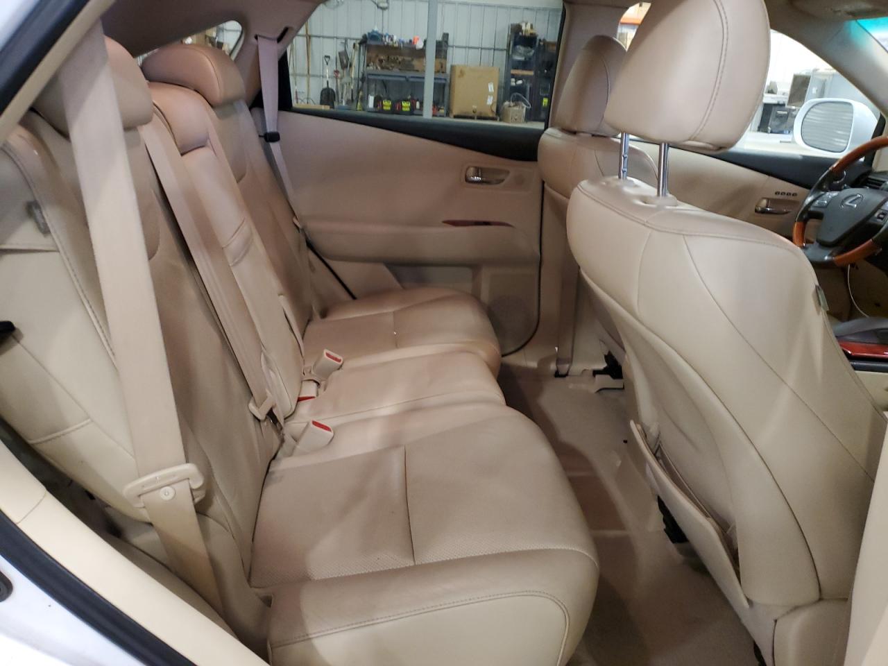 2010 Lexus RX - Image 12