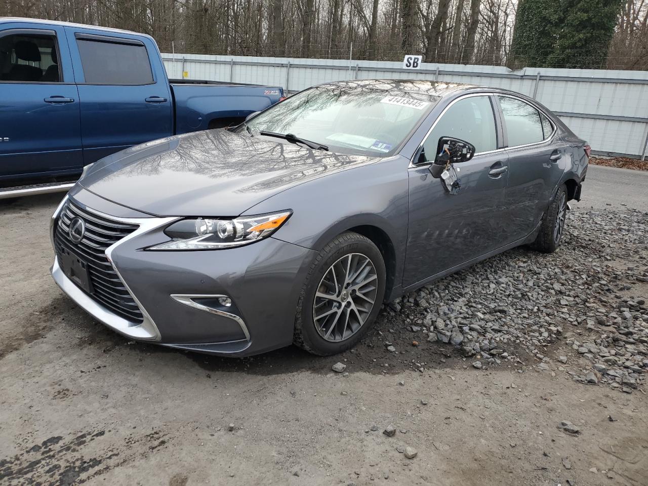 2017 Lexus ES - Image 1