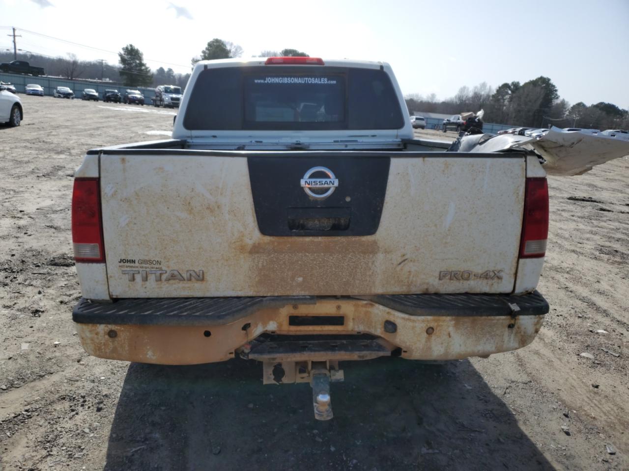 2012 Nissan Titan - Image 6