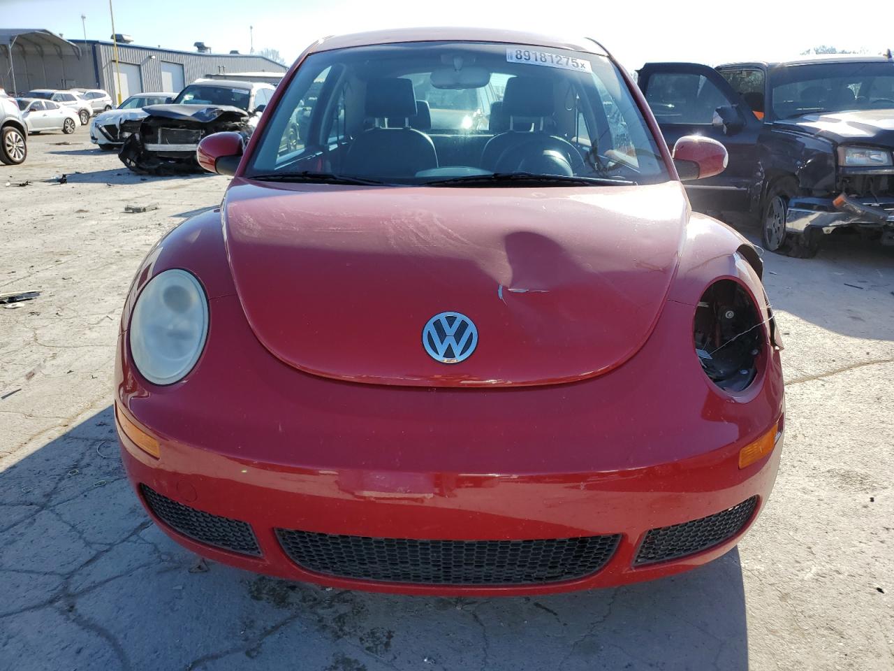 2010 Volkswagen Beetle - Image 5