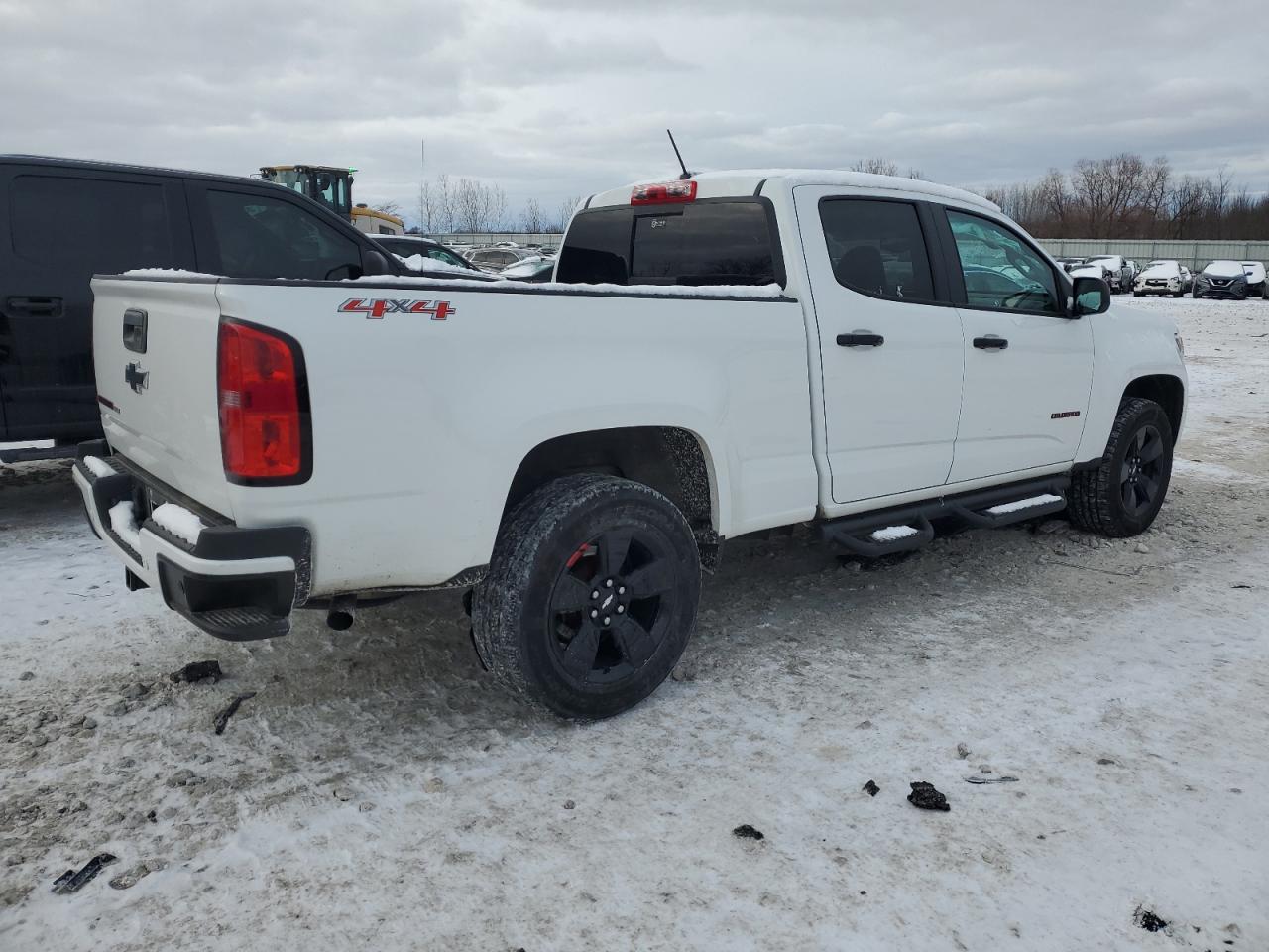 VIN 1GCGTCEN9K1347433 2019 CHEVROLET COLORADO no.3