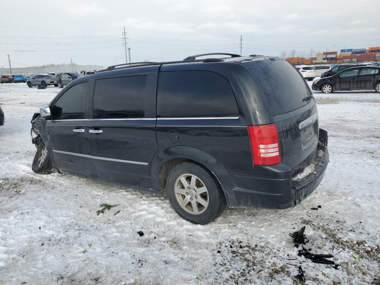 2010 Chrysler Town & Country - Image 2
