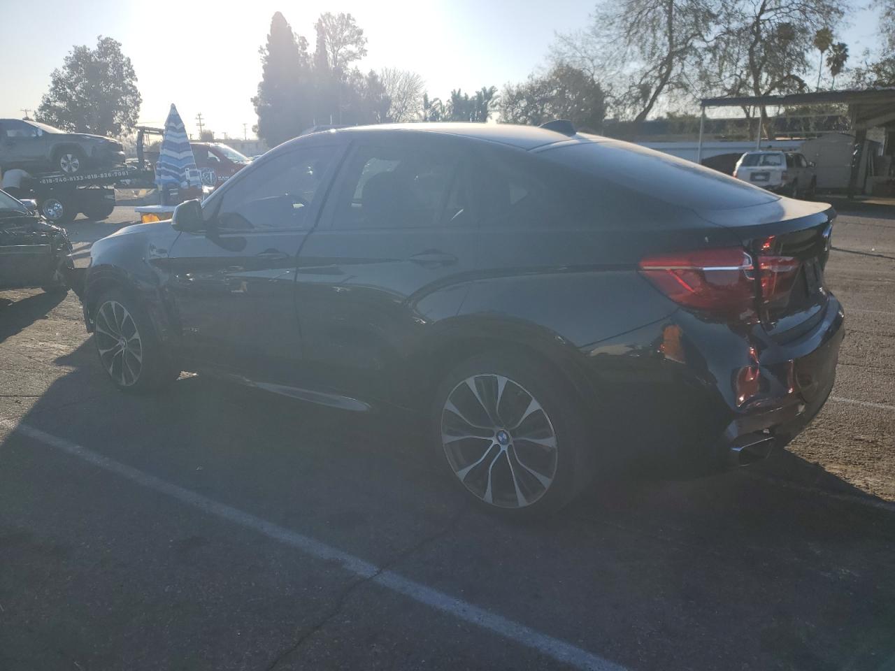 VIN 5UXKU2C55J0Z60978 2018 BMW X6 no.2