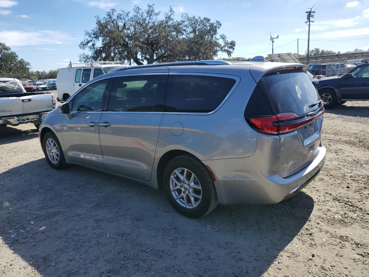 2021 Chrysler Pacifica - Image 2