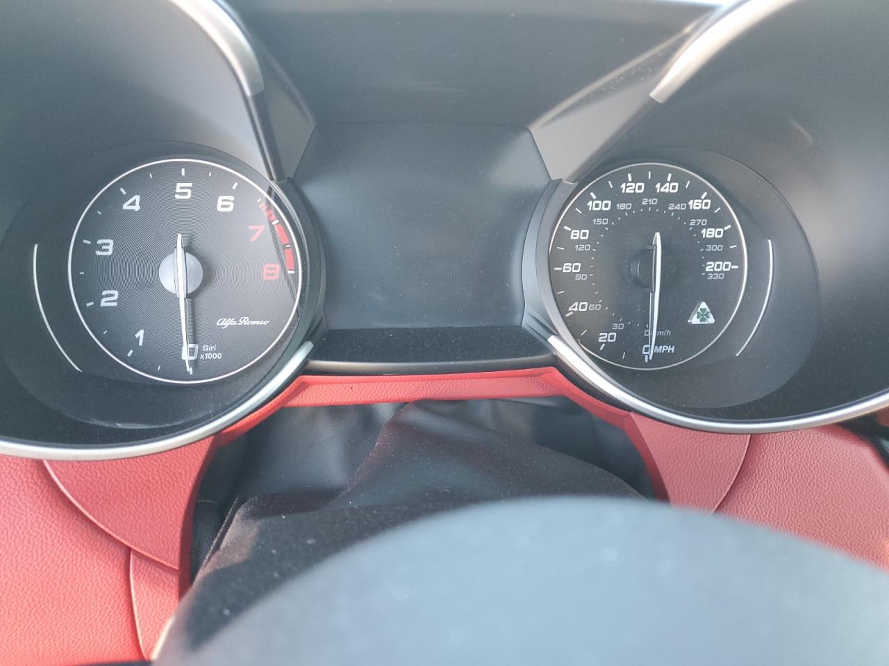 2019 Alfa Romeo Giulia - Image 9