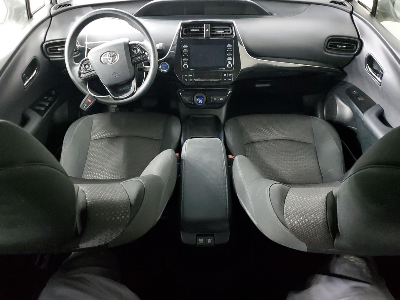 2022 Toyota Prius - Image 8
