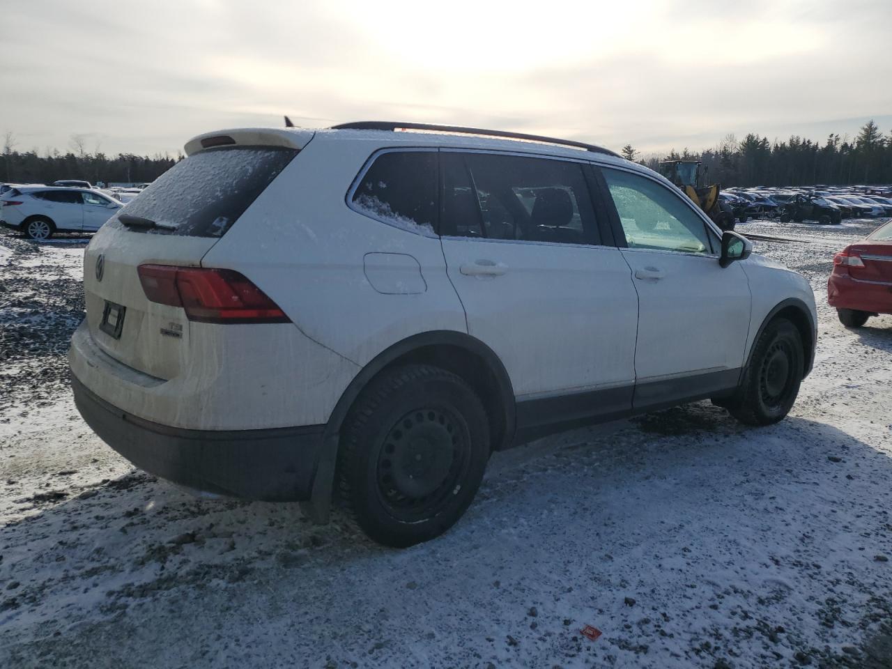 2018 Volkswagen Tiguan - Image 3