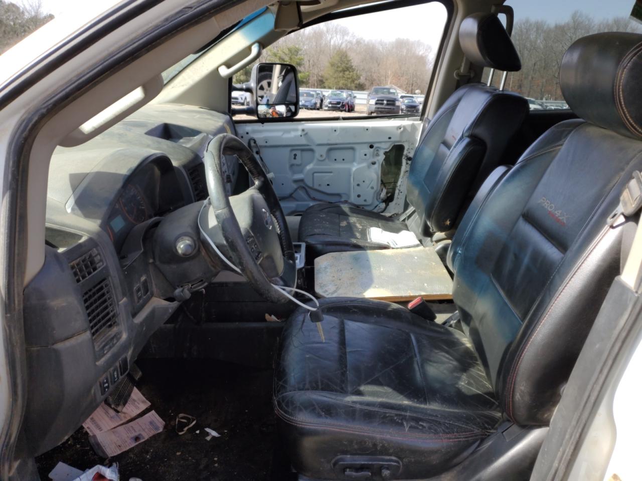 2012 Nissan Titan - Image 7