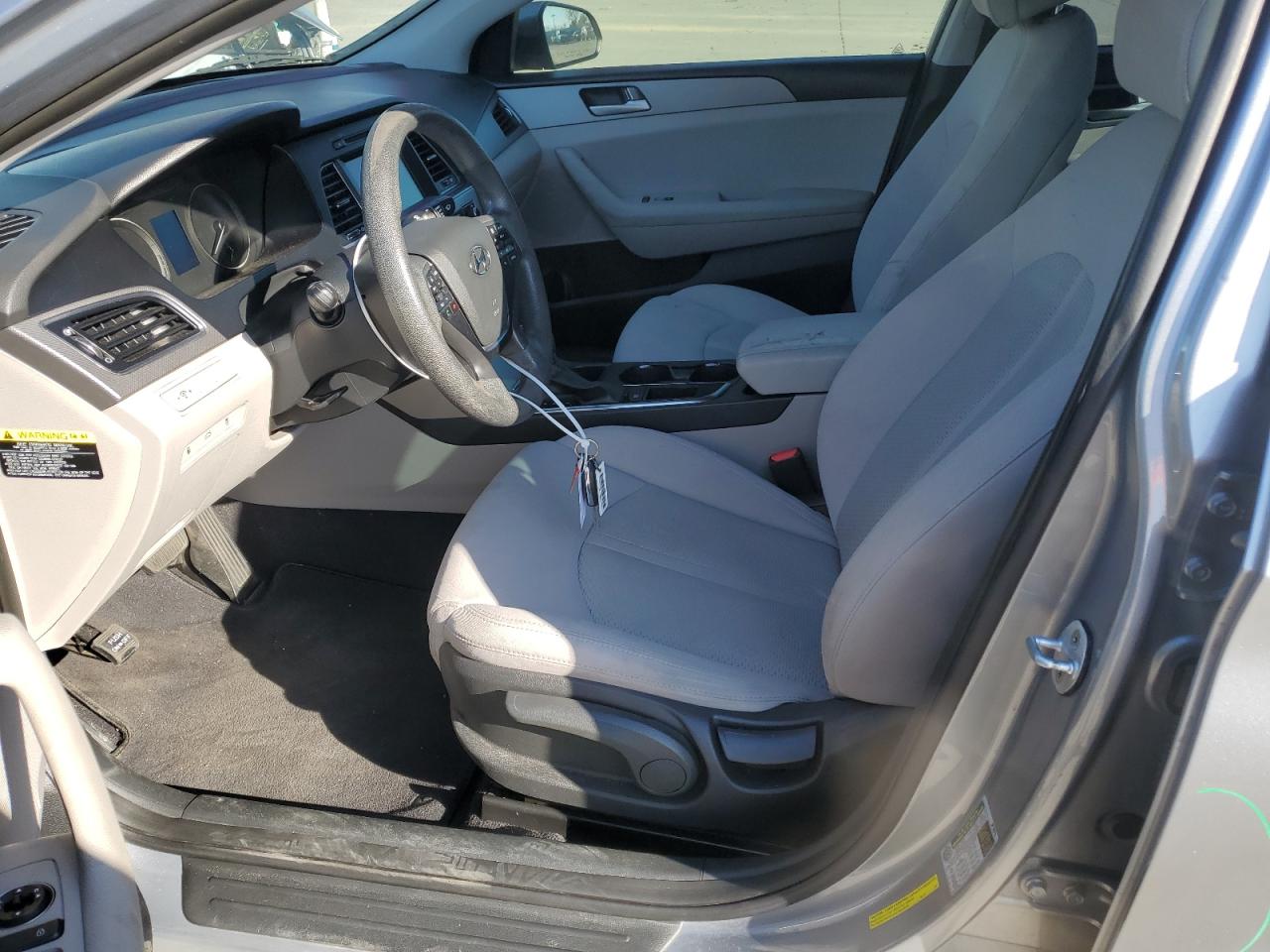 2016 Hyundai Sonata - Image 7