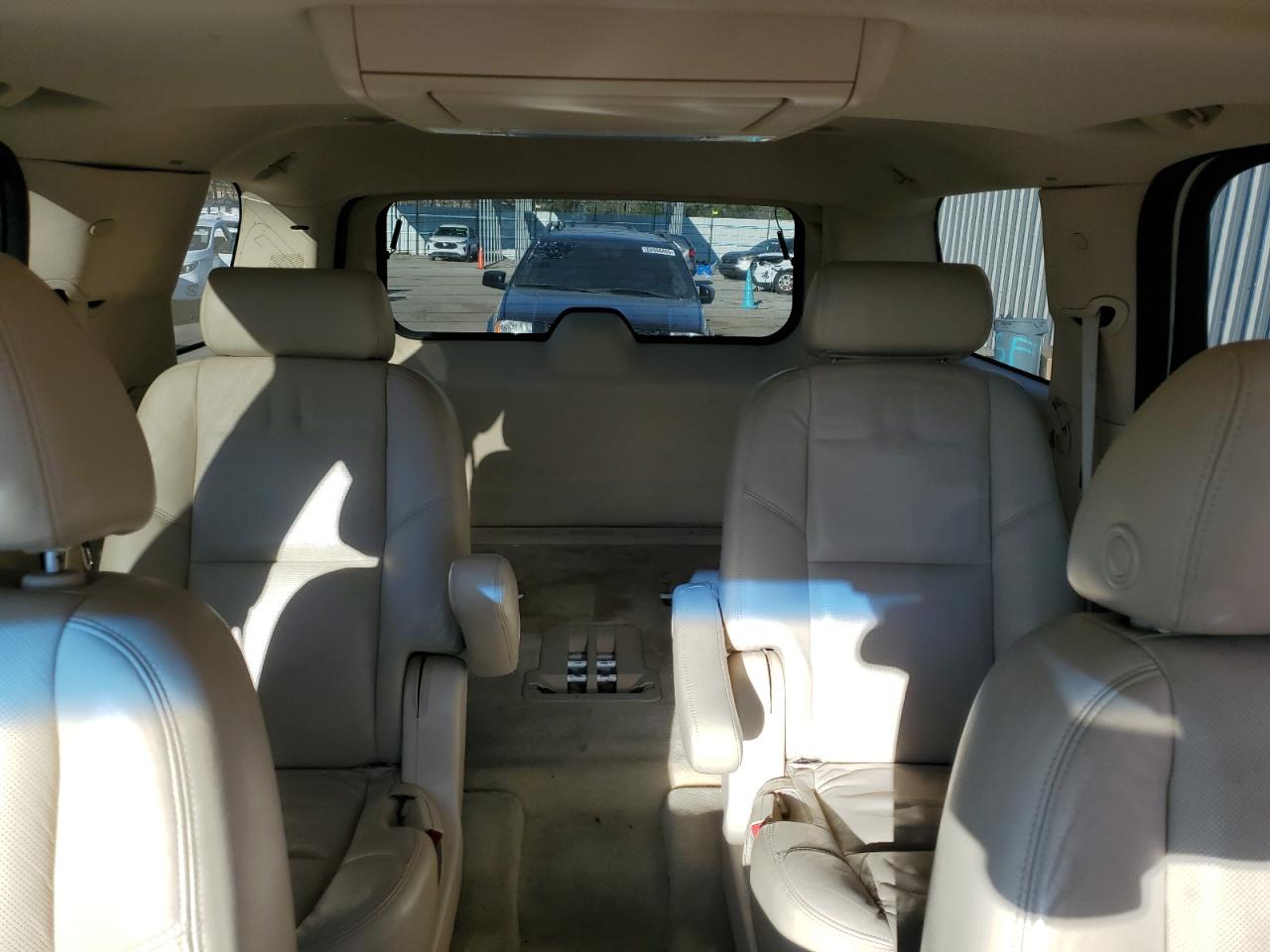 2008 Cadillac Escalade - Image 10