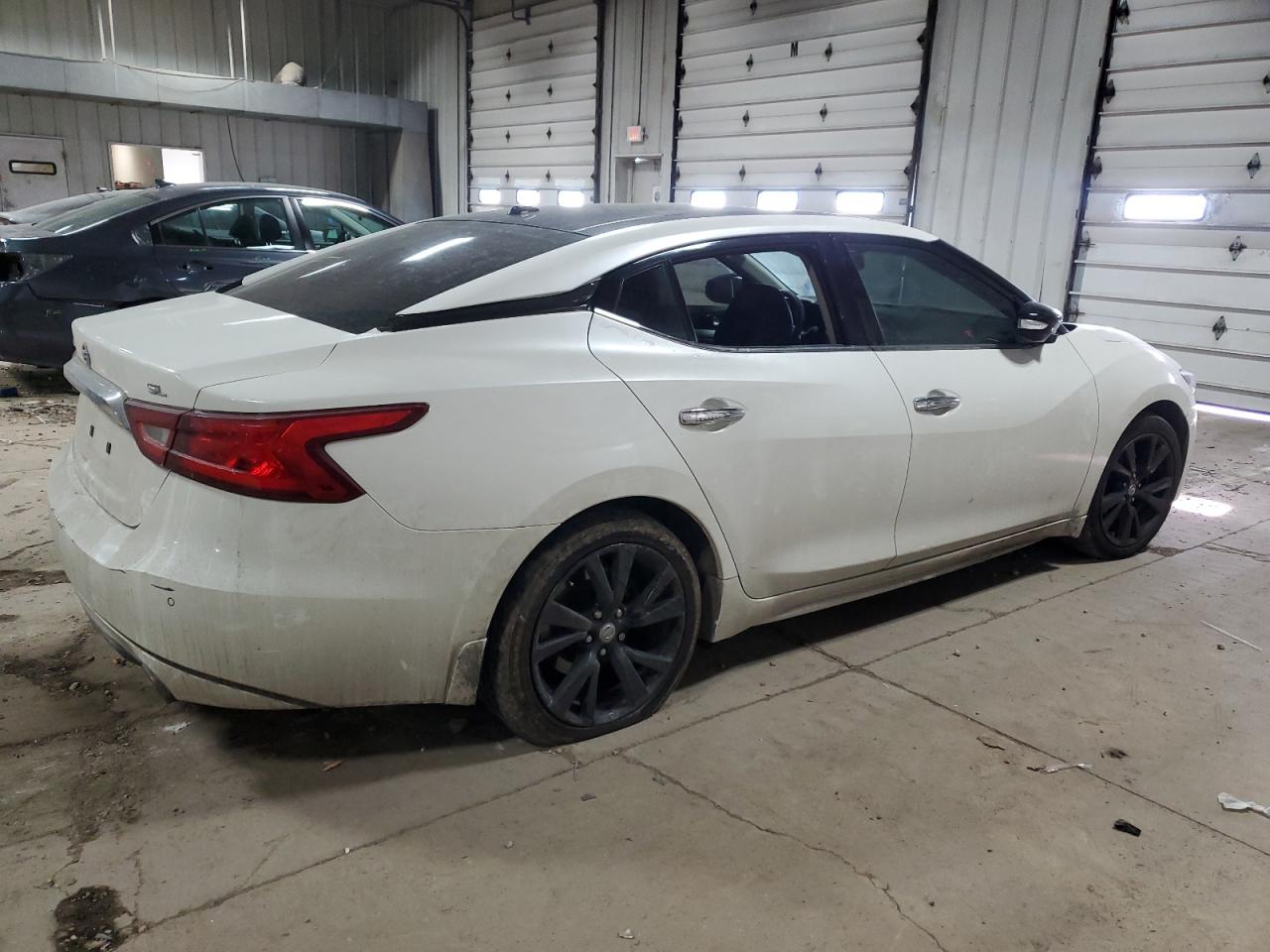 2016 Nissan Maxima - Image 3